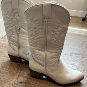 Worn Once! Steve Madden Hayward White Leather Western Boot (Size 7)
